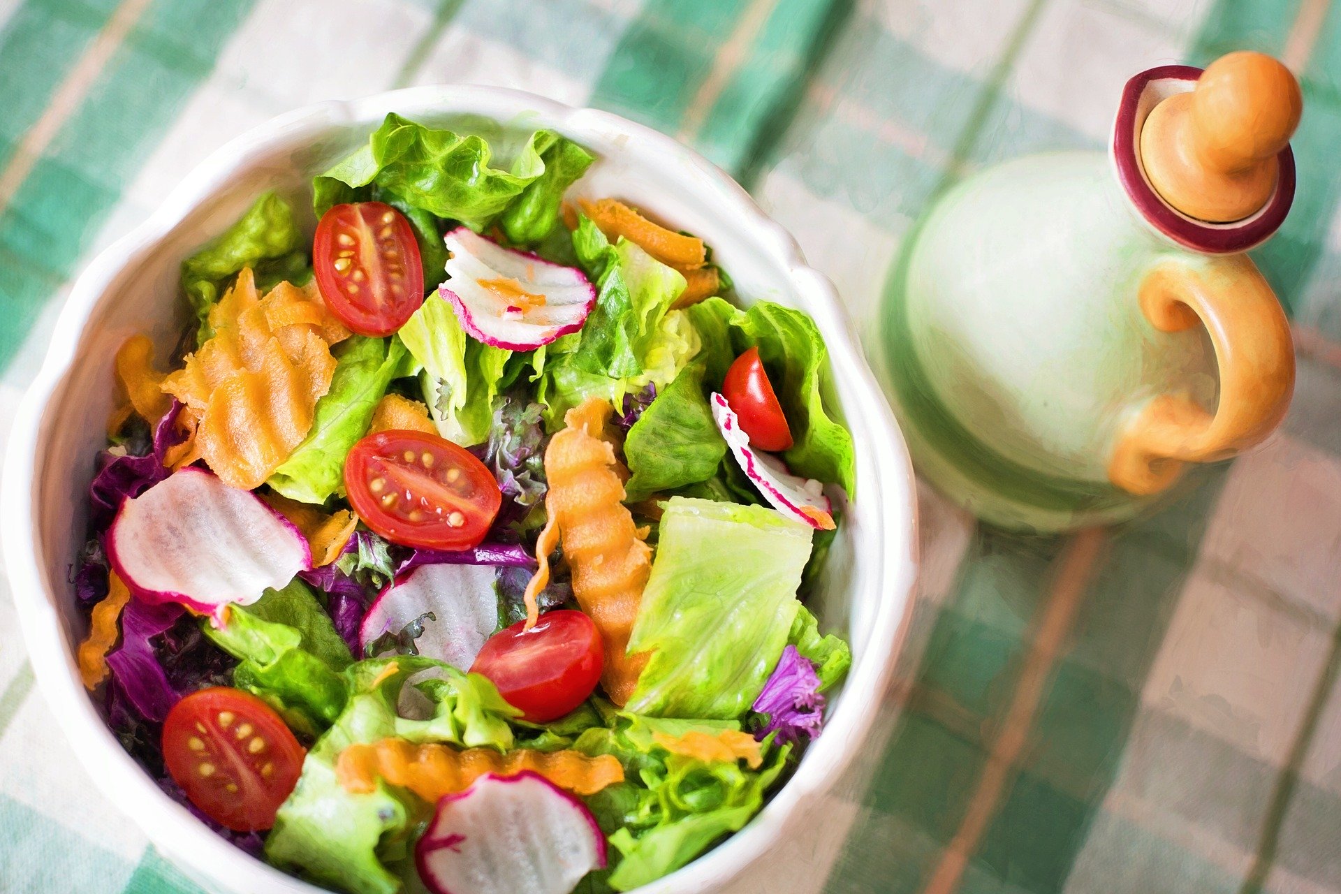 Πως να κάνετε πιο θρεπτική τη σαλάτα σας